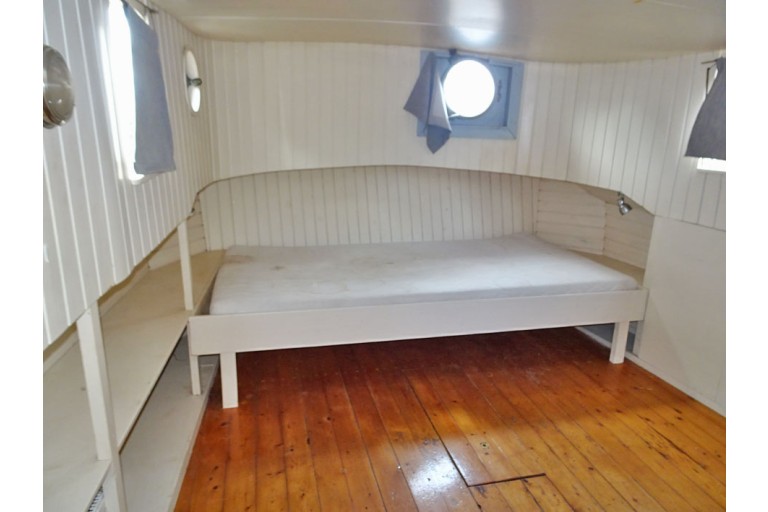 Live Aboard Dutch Tjalk 21.70
