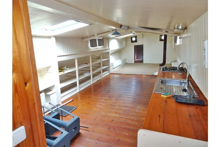 Live Aboard Dutch Tjalk 21.70