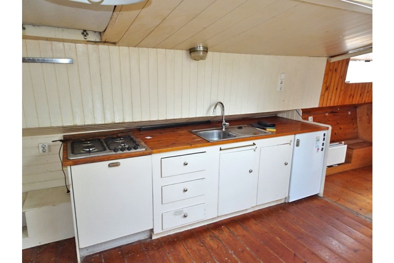 Live Aboard Dutch Tjalk 21.70