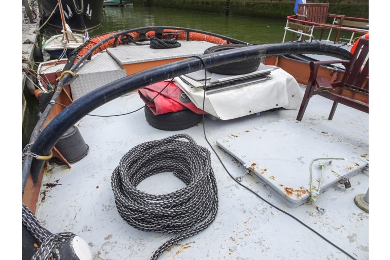 Sleepboot / Blusboot Bambi 16.58 met UBC
