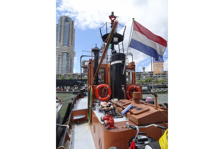 Sleepboot / Blusboot Bambi 16.58 met UBC