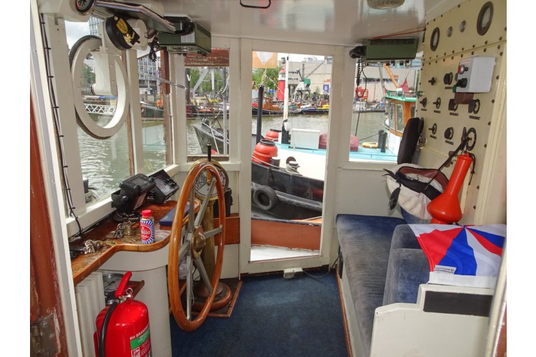 Sleepboot / Blusboot Bambi 16.58 met UBC