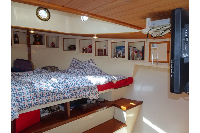 Sleepboot / Blusboot Bambi 16.58 met UBC