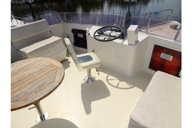 Hemmes 49 flybridge