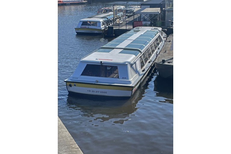 Amsterdamse Grachten rondvaartboot 21.80