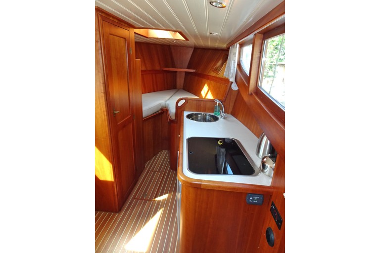 Bakdek motorjacht 9.65