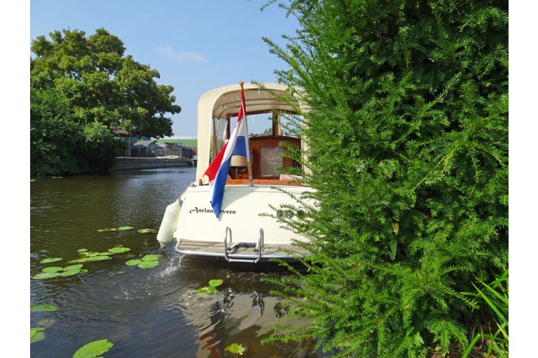 Bakdek motorjacht 9.65