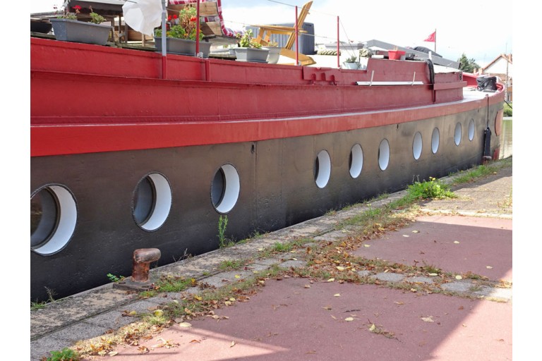 Spits Varend Woonschip 30.53 met UBC
