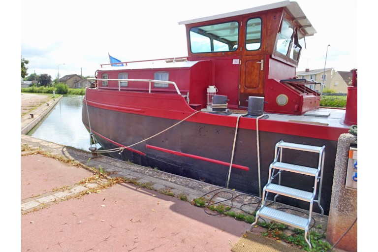 Spits Varend Woonschip 30.53 met UBC
