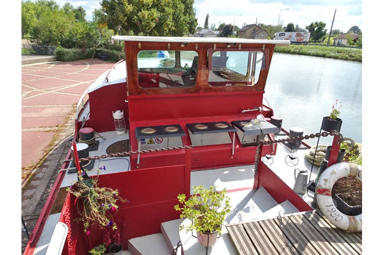 Spits Varend Woonschip 30.53 met UBC