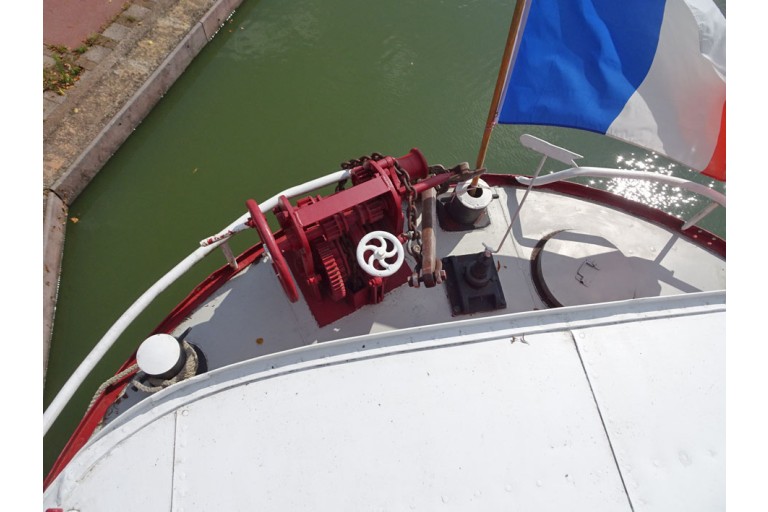 Spits Varend Woonschip 30.53 met UBC