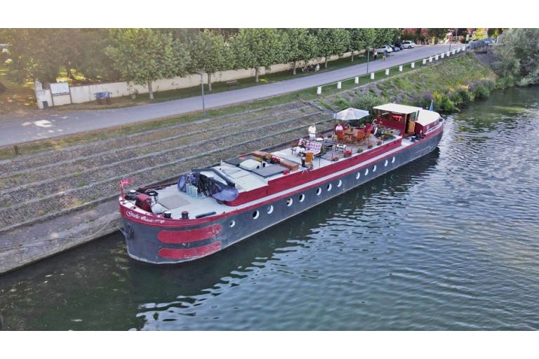 Spits Varend Woonschip 30.53 met UBC