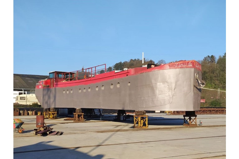 Spits Varend Woonschip 30.53 met UBC