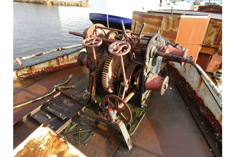 Luxe Motor Elizabeth III 42.46 casco