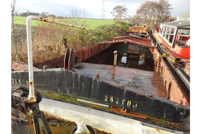 Luxe Motor Elizabeth III 42.46 casco