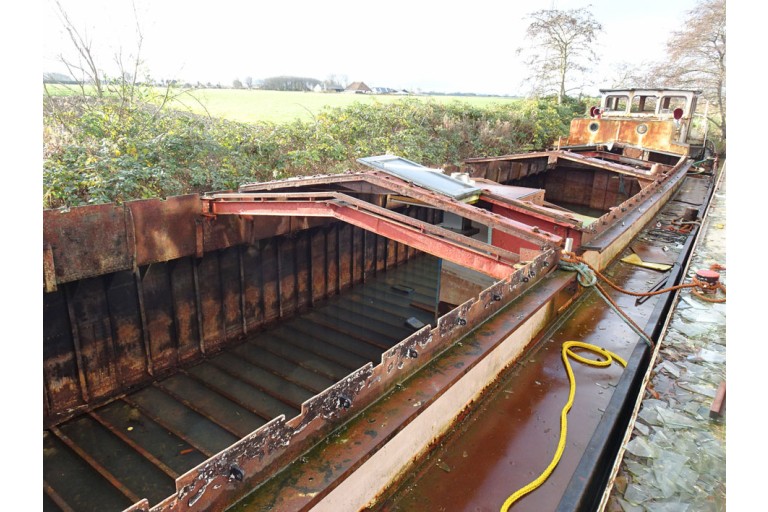 Luxe Motor Elizabeth III 42.46 casco