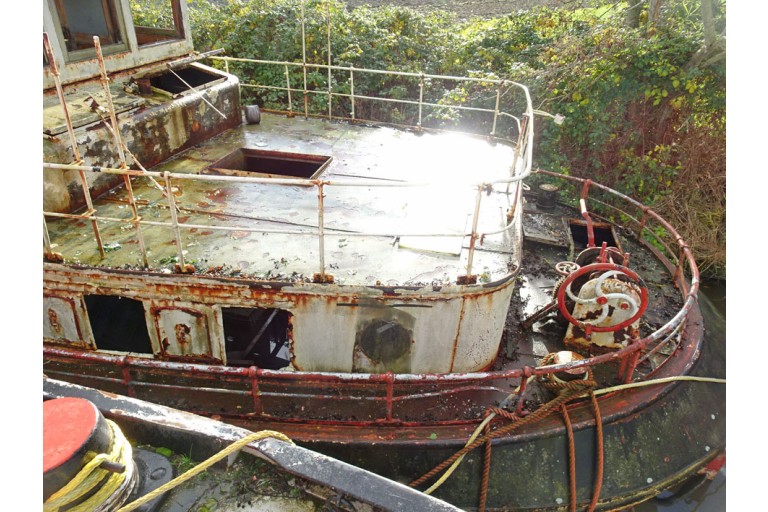 Luxe Motor Elizabeth III 42.46 casco