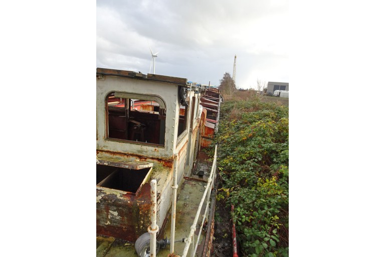 Luxe Motor Elizabeth III 42.46 casco