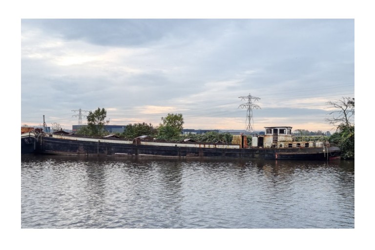 Luxe Motor Elizabeth III 42.46 casco