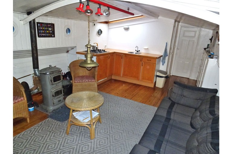 Dutch Barge Hasselteraak 21.25 with Rhine certificate