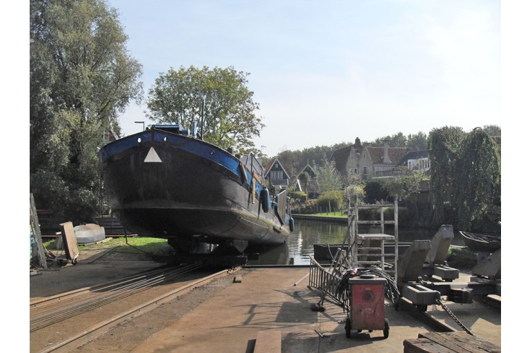 Dutch Barge Hasselteraak 21.25 with Rhine certificate