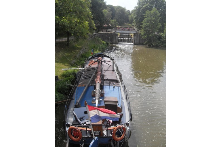 Dutch Barge Hasselteraak 21.25 with Rhine certificate