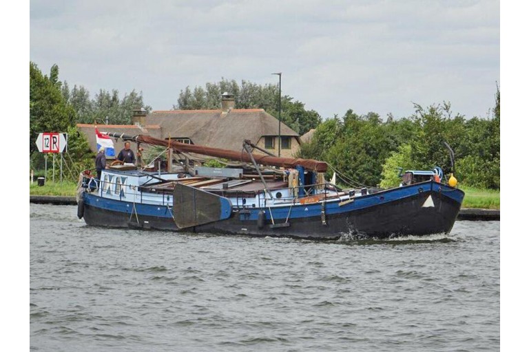 Dutch Barge Hasselteraak 21.25 with Rhine certificate