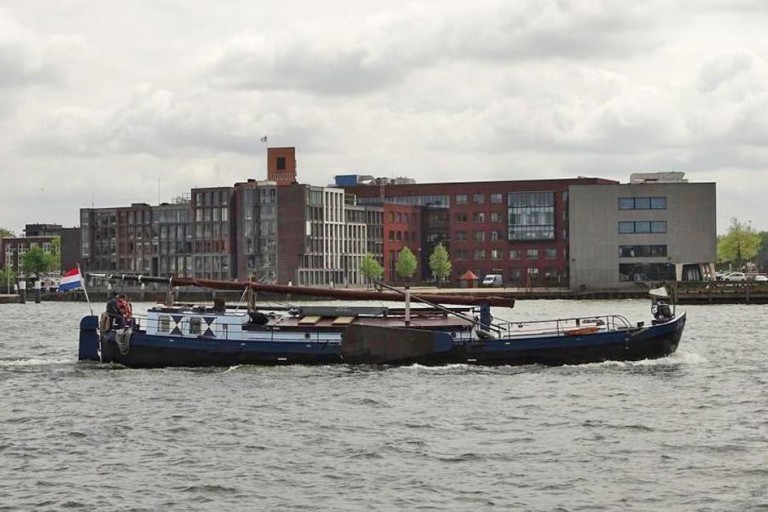 Dutch Barge Hasselteraak 21.25 with Rhine certificate