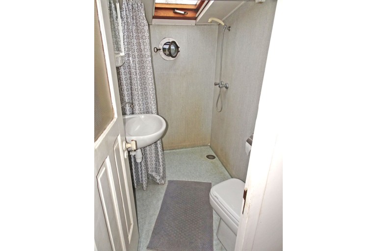 Dutch Barge Hasselteraak 21.25 with Rhine certificate