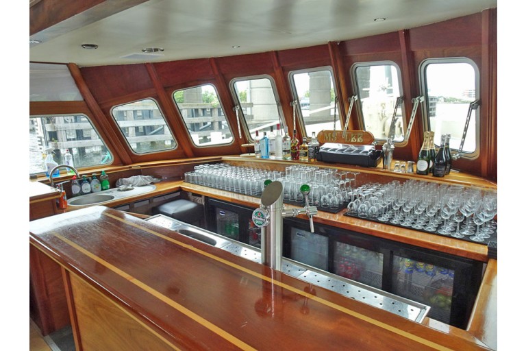 Dagpassagiersschip 152 pers