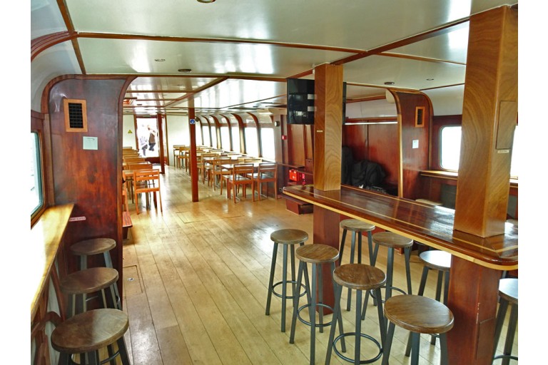 Dagpassagiersschip 152 pers