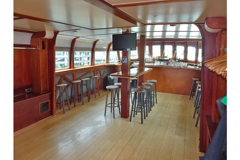 Dagpassagiersschip 152 pers