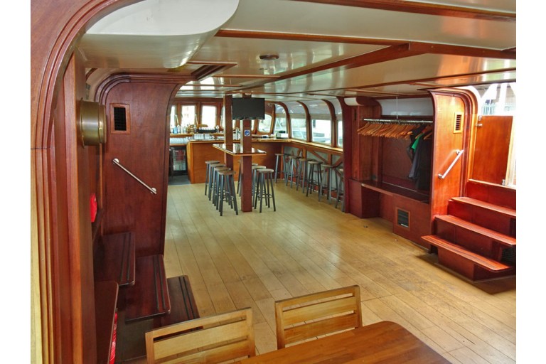 Dagpassagiersschip 152 pers