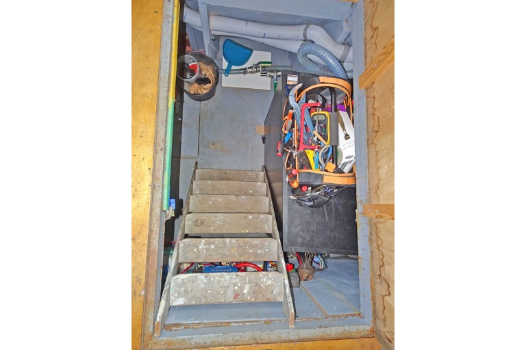 Motor Cutter 13.47, Live Aboard