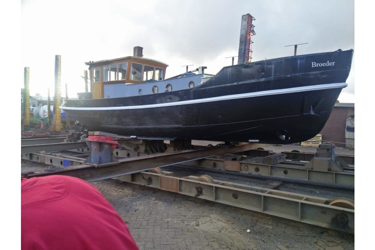 Motor Cutter 13.47, Live Aboard