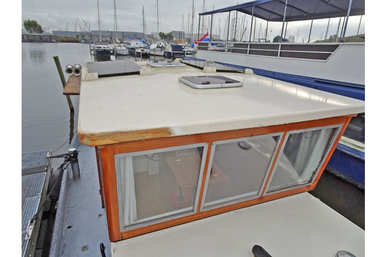 Motor Cutter 13.47, Live Aboard