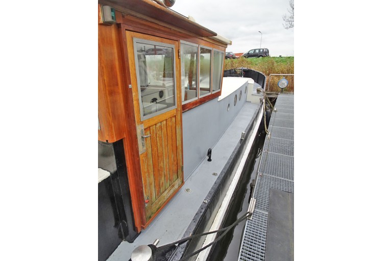 Motor Cutter 13.47, Live Aboard