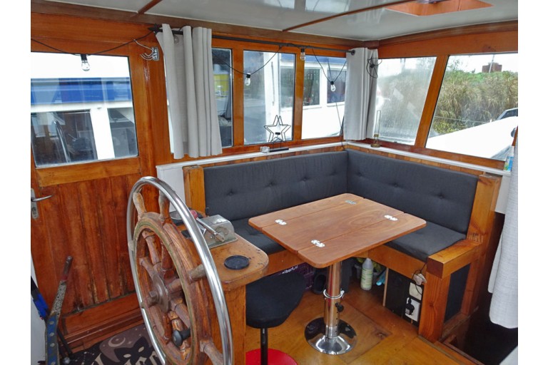 Motor Cutter 13.47, Live Aboard
