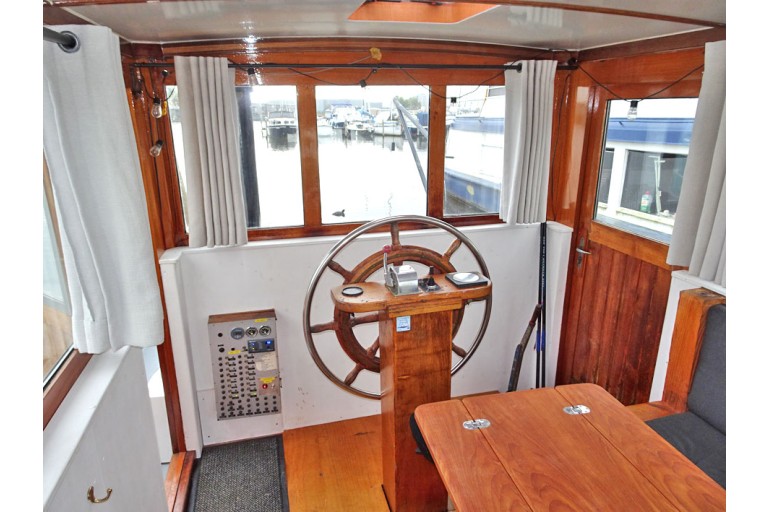 Motor Cutter 13.47, Live Aboard