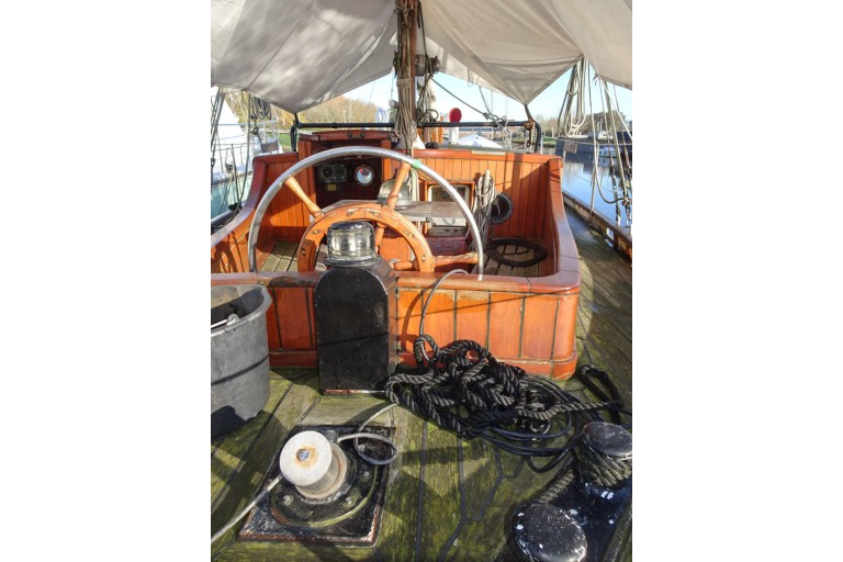 Gentlemen's sailing yacht 15.20
