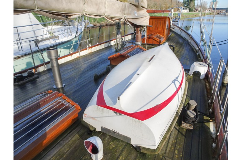 Gentlemen's sailing yacht 15.20
