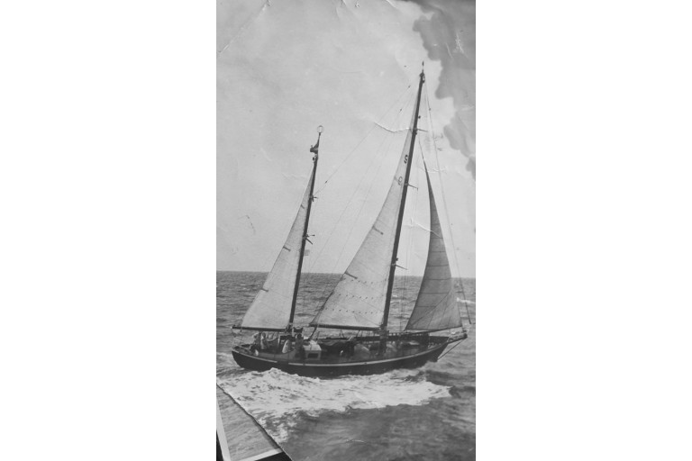 Gentlemen's sailing yacht 15.20