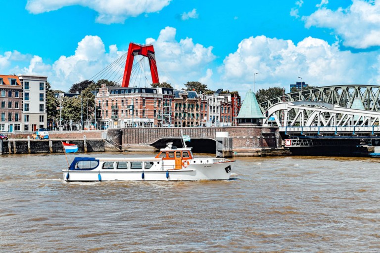 Passenger ship 30 persons