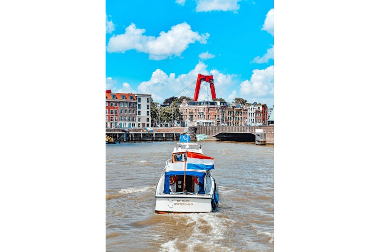 Passenger ship 30 persons
