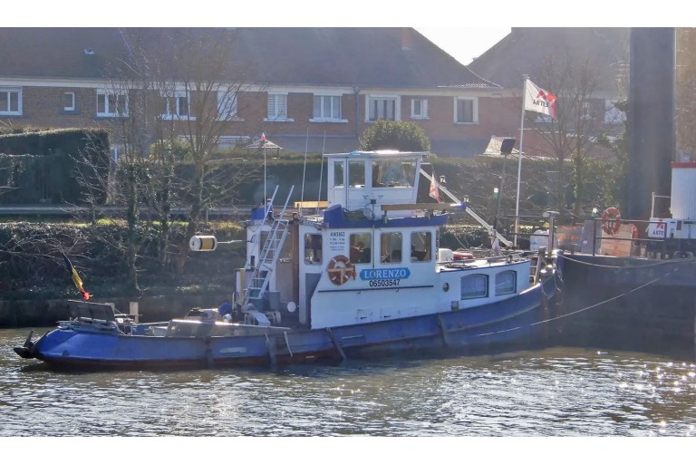 Remorqueur / Pousseur 17.58 avec ES-TRIN