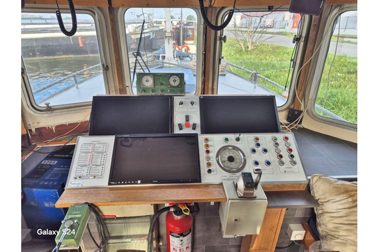 Remorqueur / Pousseur 17.58 avec ES-TRIN