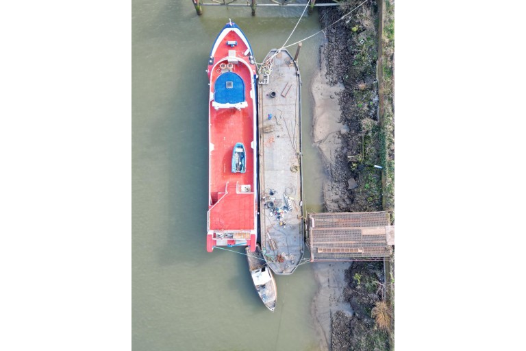 Bateau d'excursion 150 passagers