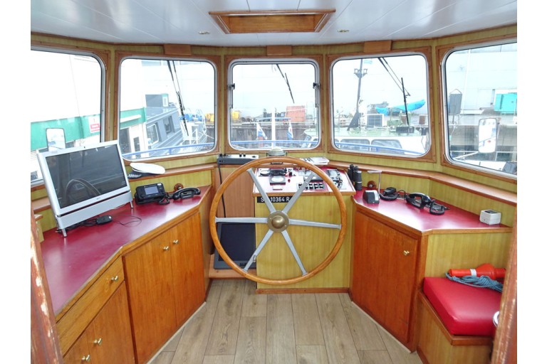 Bateau d'excursion 150 passagers