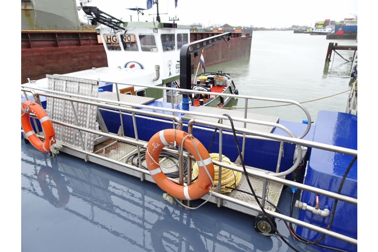 Bateau d'excursion 150 passagers