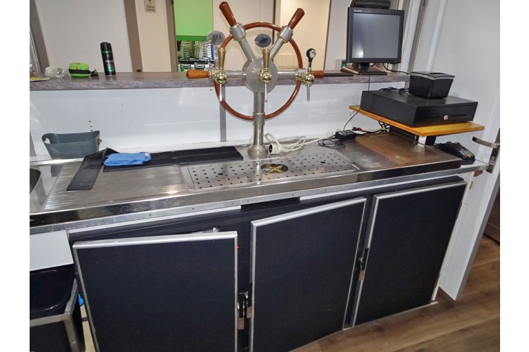 Bateau d'excursion 150 passagers